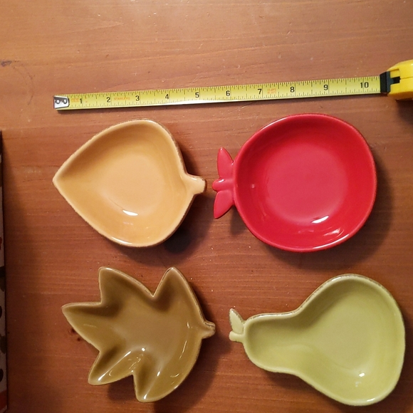Cute leafs and fruits shape Small Plates Set of 6 in the original box - Picture 5 of 7